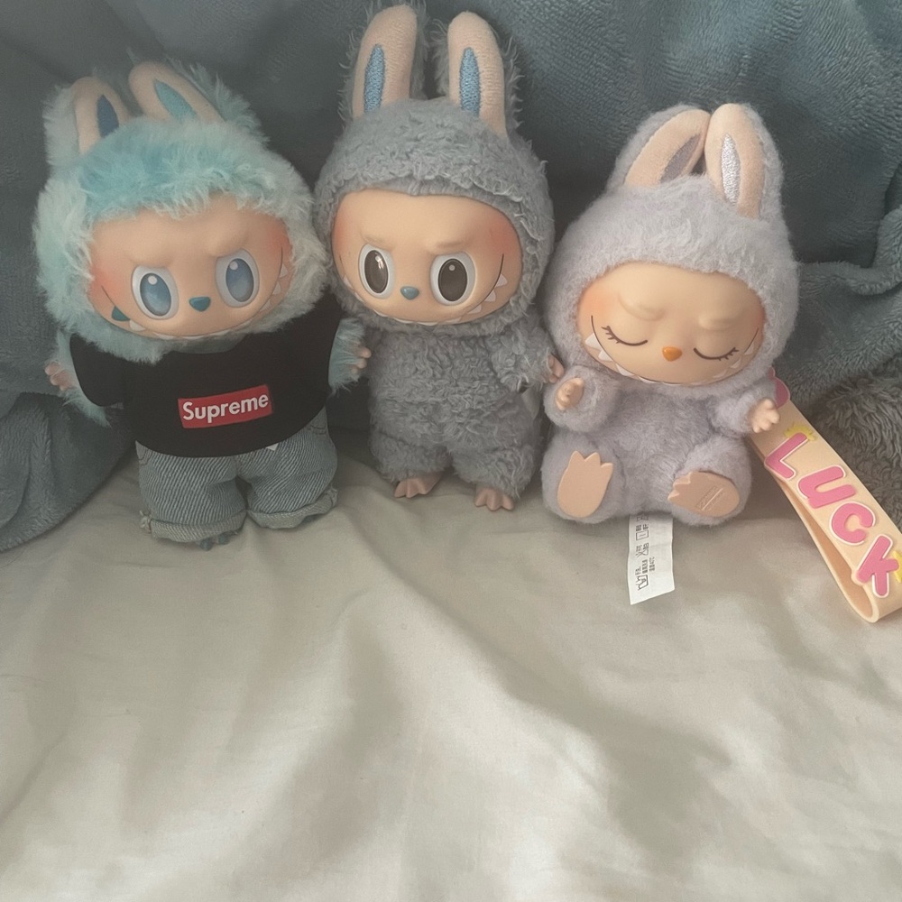 3 Authentic labubus with a free outfit and extra keychain!